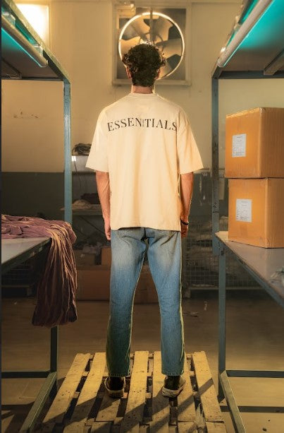Small Straight Logo Tee Off white