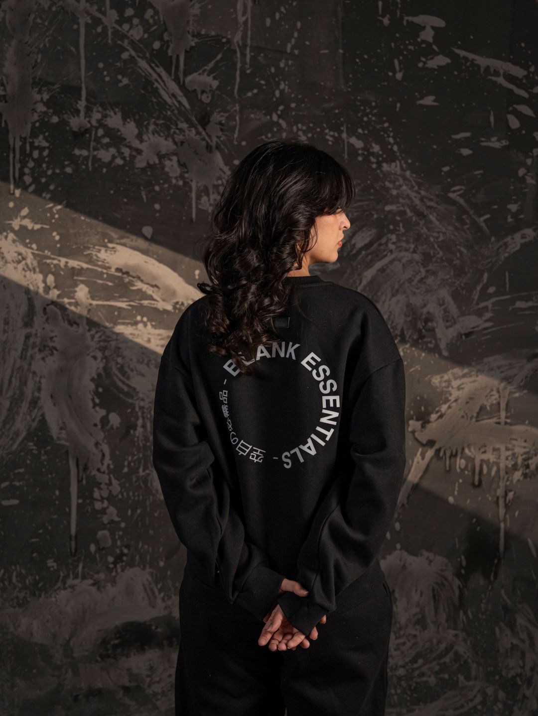 Blank Essential Crewneck – Black