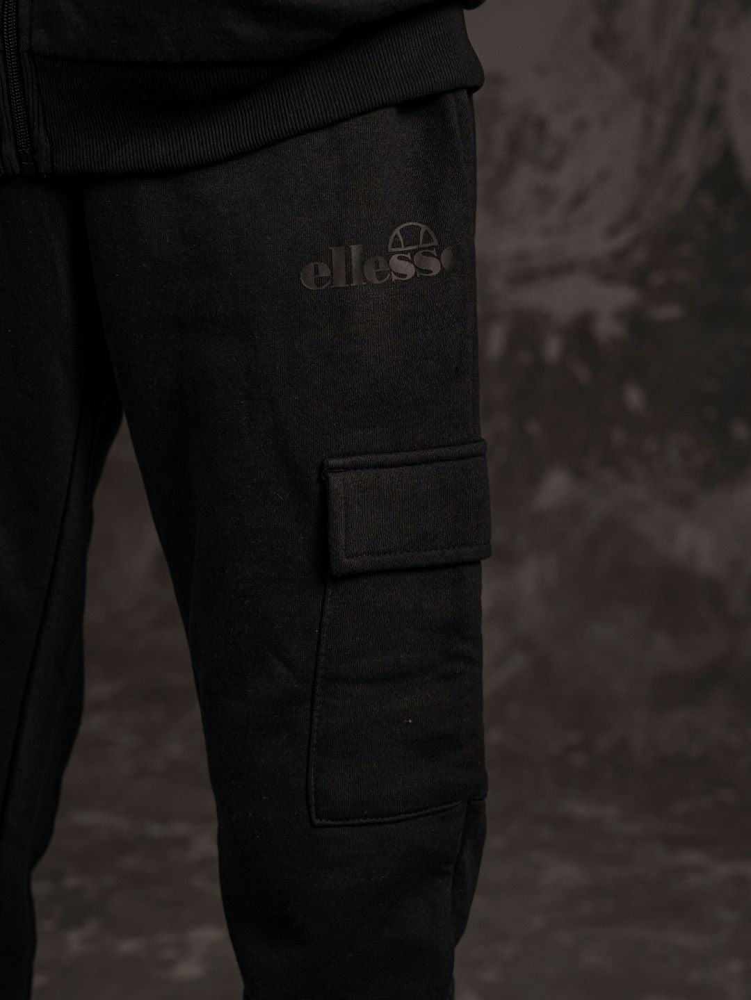 Ellesse Cargo Sweatpants – Black (Unisex)